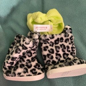 Snow Leapard Boots and Headband